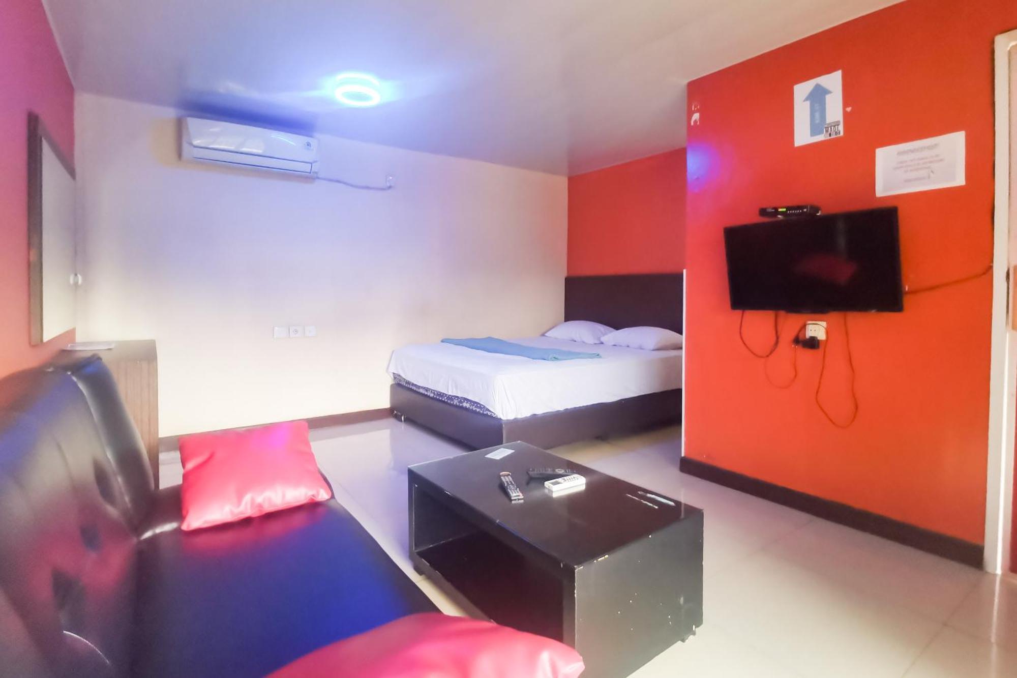 Hotel Container Inn Mitra Reddoorz Gadok Exterior foto