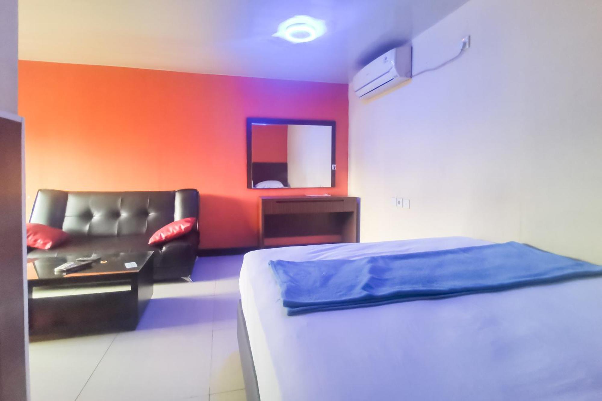 Hotel Container Inn Mitra Reddoorz Gadok Exterior foto