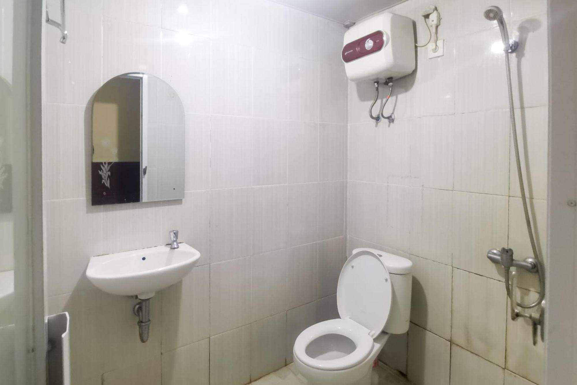 Hotel Container Inn Mitra Reddoorz Gadok Exterior foto