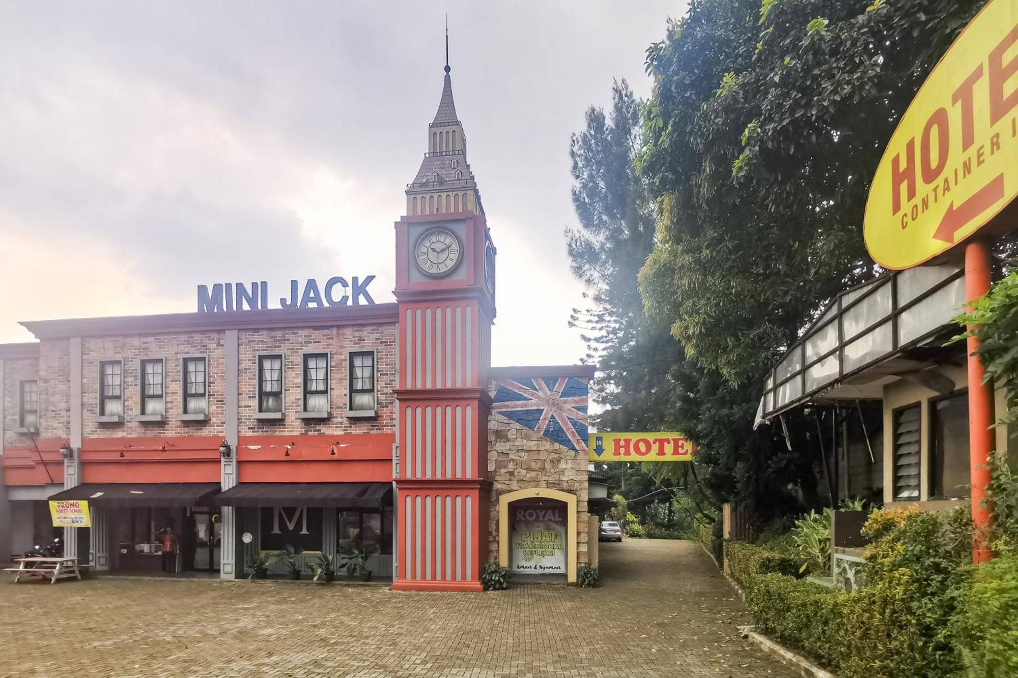 Hotel Container Inn Mitra Reddoorz Gadok Exterior foto